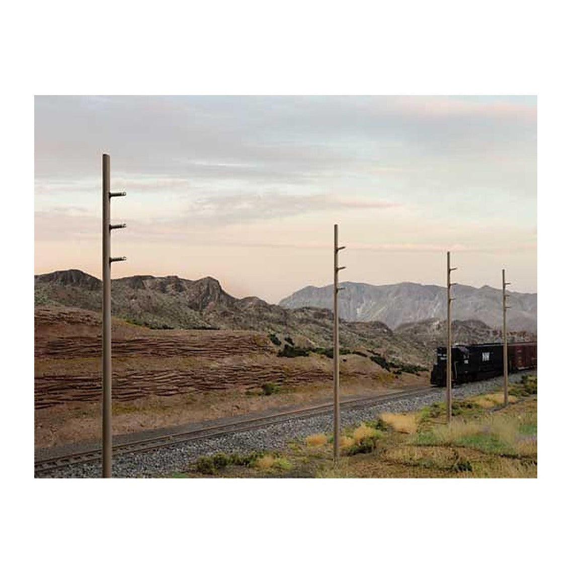 Walthers Cornerstone 4173 HO Intermediate Utility Poles 12-Pack