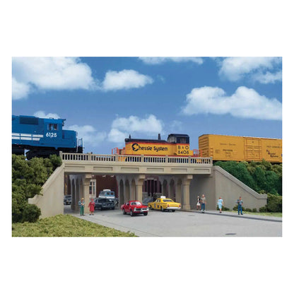 Walthers Cornerstone 4560 HO Urban Concrete Overpass Kit