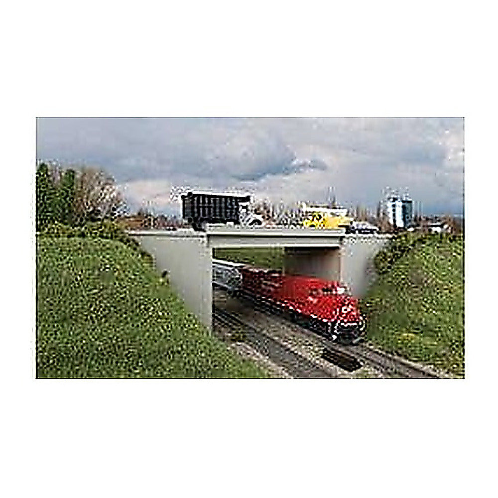 Walthers Cornerstone 933-4566 HO Modern Concrete Highway Overpass Kit