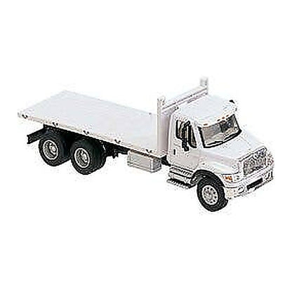 Walthers SceneMaster 949-11650 HO Intl 7600 Flatbed Truck - MOW White