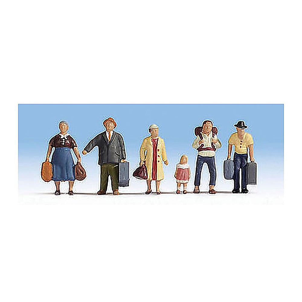 Walthers SceneMaster 6040 HO Passengers Ready to Board pkg(6)