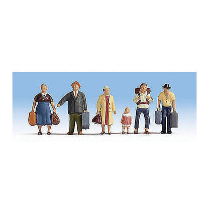 Walthers SceneMaster 6040 HO Passengers Ready to Board pkg(6)