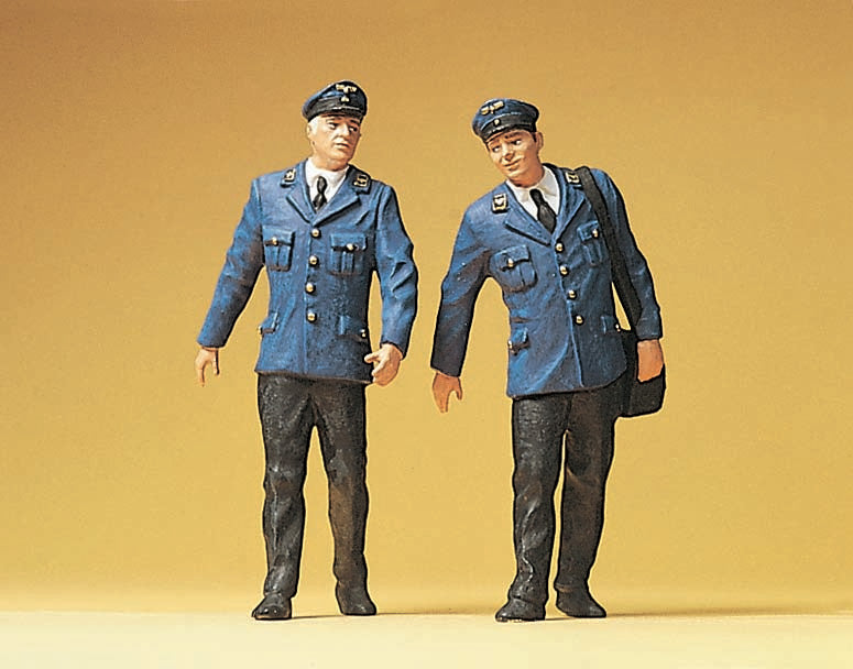 Preiser 45002 G Scale Walking Railway Personnel (2)