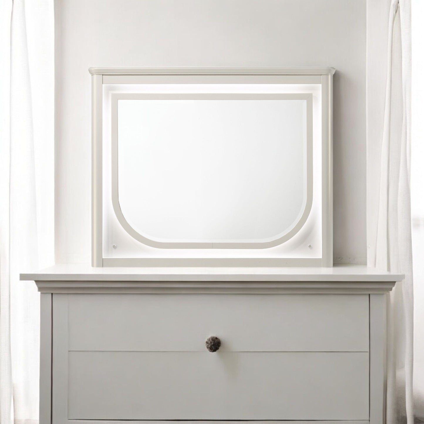 Laveda - Mirror With LED - White by Couch.com