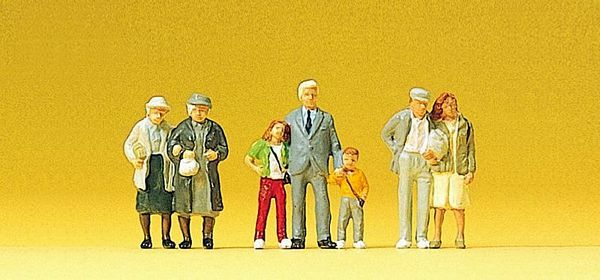 Preiser 10325 HO Scale Pedestrians Shopping Promenade
