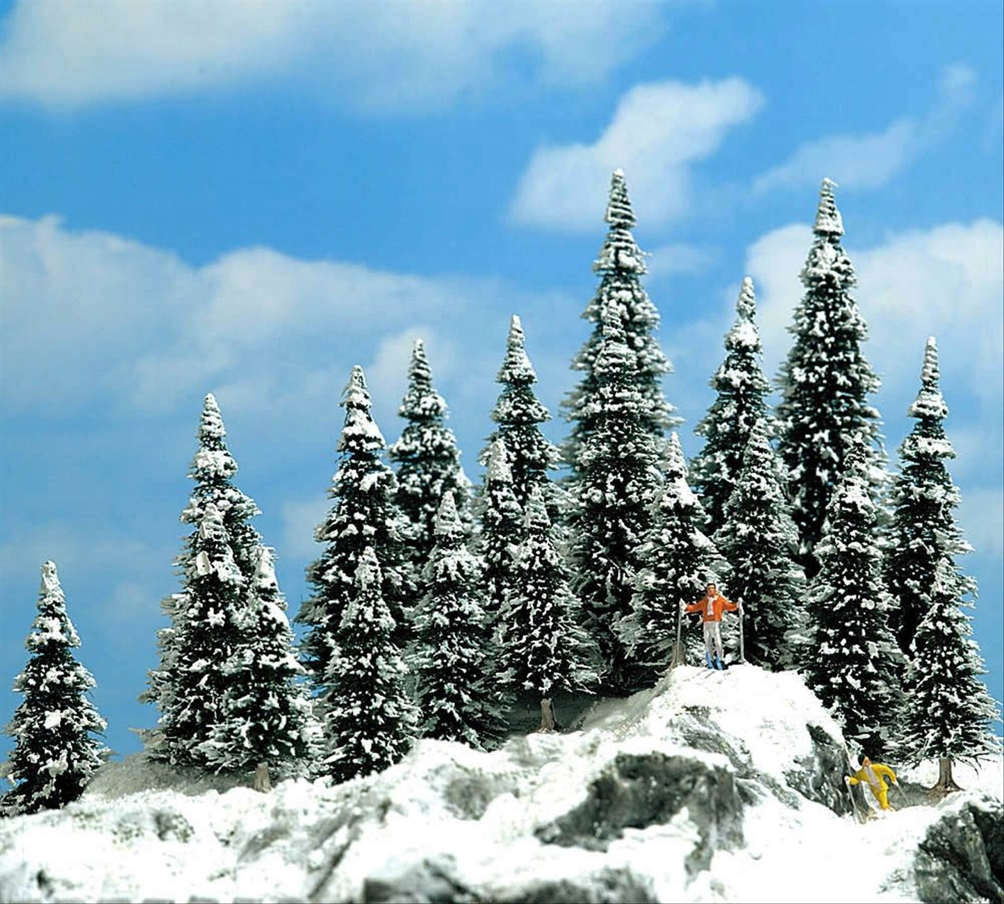 Busch 6566 N Scale Snow-Covered Pine Trees, pkg(20)