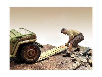 "4X4 Mechanic" Figure 2 with Board Accessory for 1/18 Scale Models by American Diorama  free shipping USA