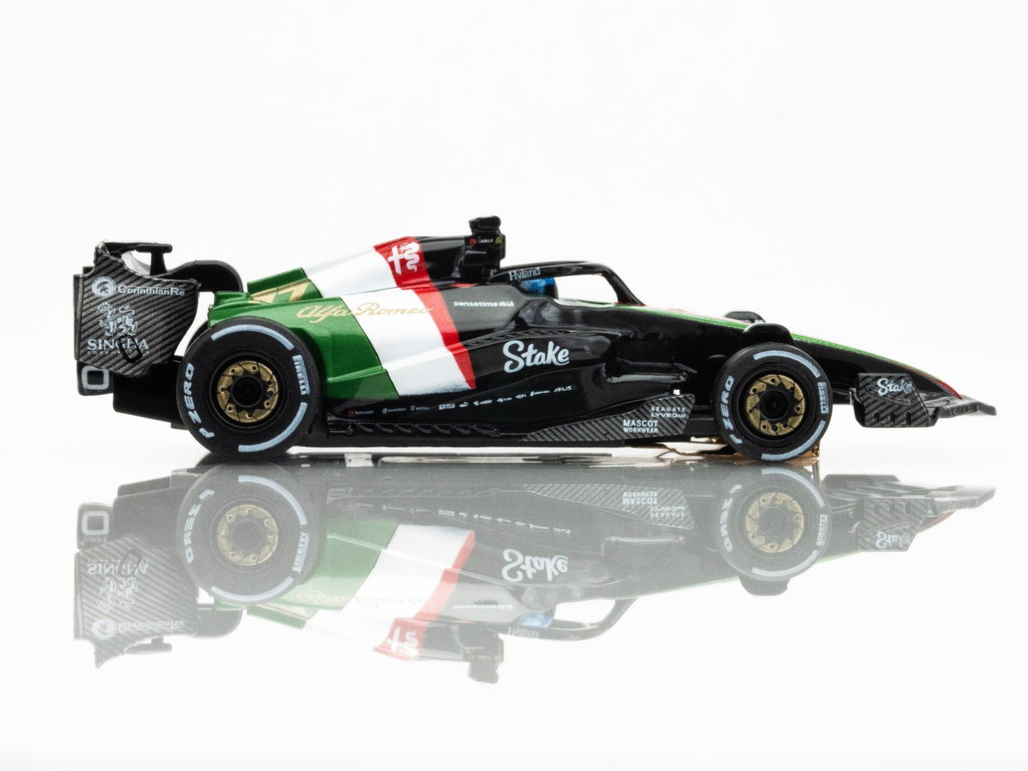 AFX 22080 Alfa Romeo F1 Monza Valtteri Bottas HO Slot Car Formula One