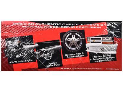 Skill 2 Model Kit 1999 Chevrolet S-10 Xtreme Pickup Truck 1/25 Scale Model by AMT
