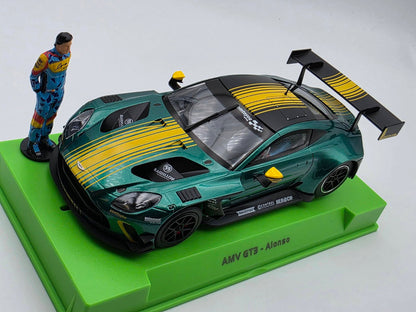 Avant Slot Aston Martin Vantage GT3 Test Car + Alonso Figure 1/32 Slot Car 52902