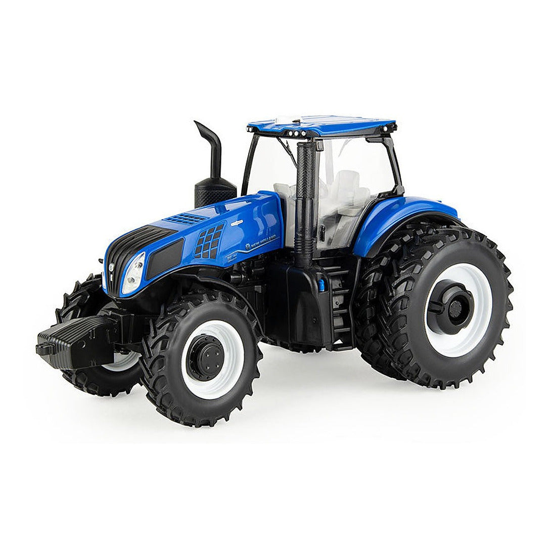 Ertl 13976 1/32 Scale New Holland T8.380 Row Crop Tractor