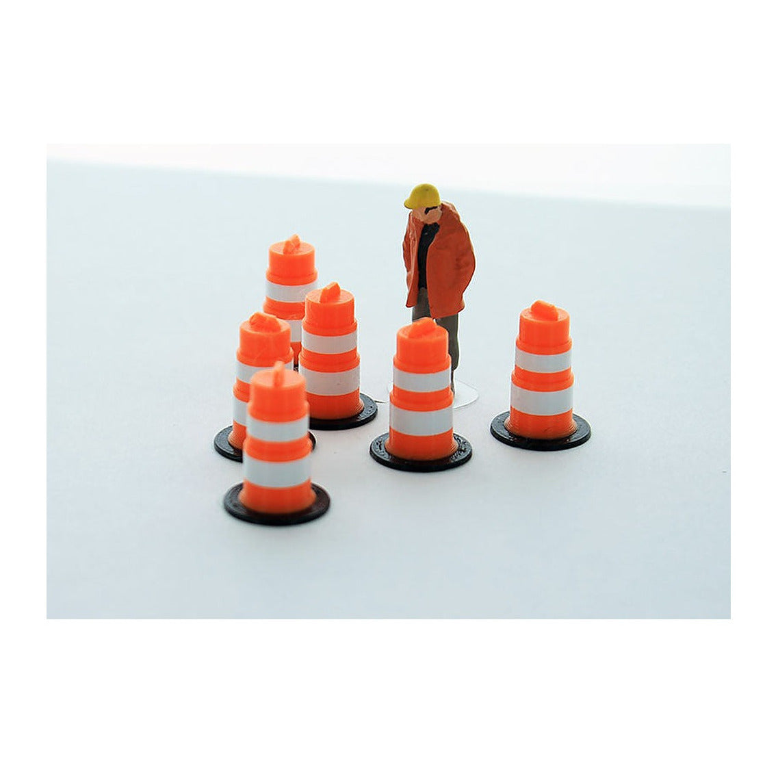 3D To Scale 50-105-OR 1/50 – Traffic Barrels 6pk Orange/White Props