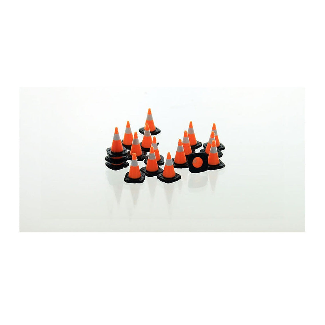 3D To Scale 50-110-3C 1/50 – Traffic Cones 18pk Black/White Detail