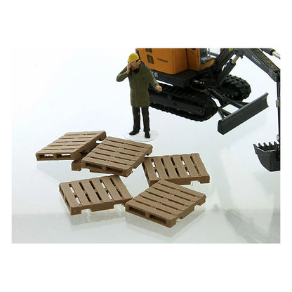 3D To Scale 50-242-WD 1/50 – Freight Pallets 6pk Wood Tone Scene Detail