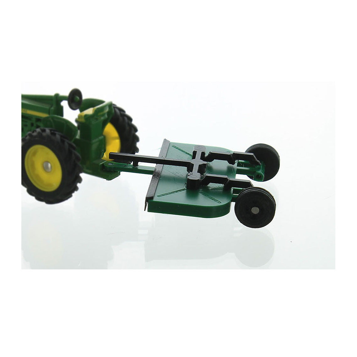 3D To Scale 64-356-GR 1/64 – Brush Cutter Pull Type Green Scene Prop