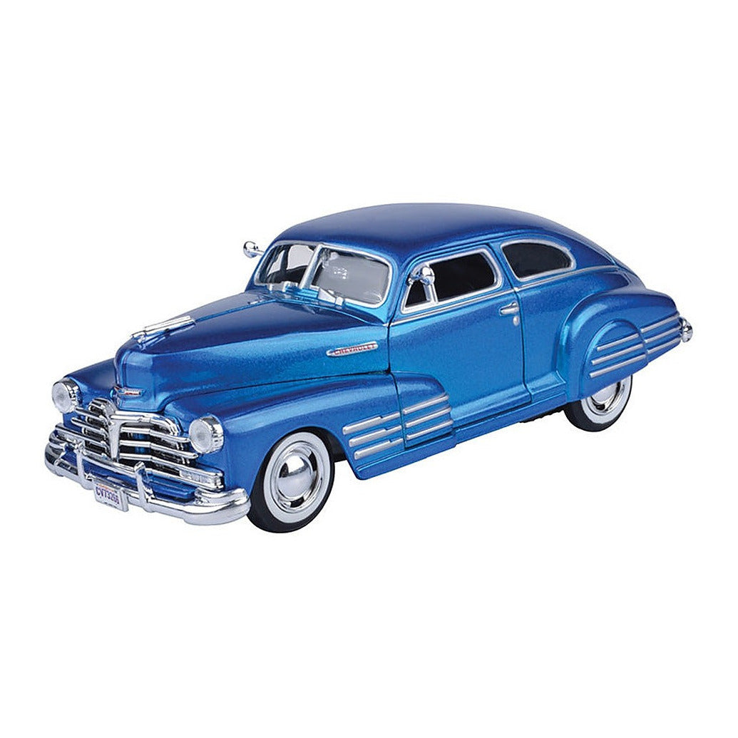 Motormax 73266AC-MBL 1/24 Scale 1948 Chevrolet Aerosedan Fleetline