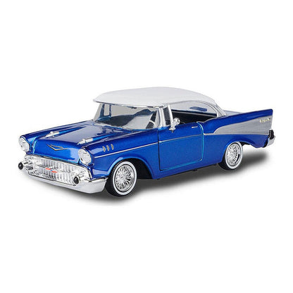 Motormax 79030-BLW 1/24 Scale 1957 Chevrolet Bel Air Coupe
