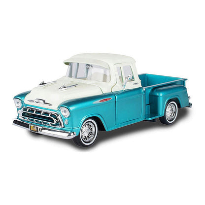 Motormax 79032-LBLW 1/24 Scale 1957 Chevrolet 3100 Stepside Pickup