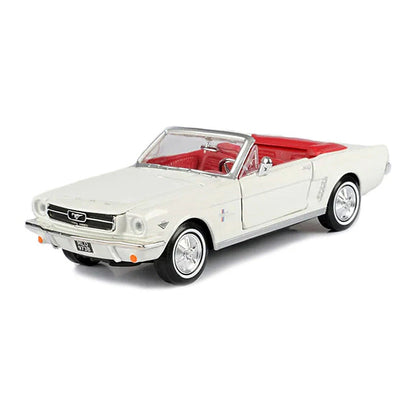 Motormax 79852 1/24 Scale 1964 1/2 Ford Mustang Convertible