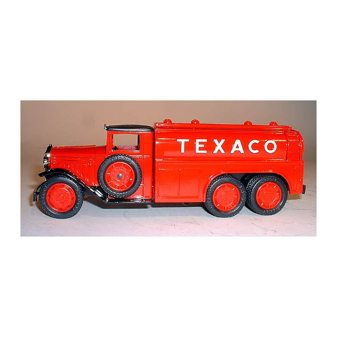 Ertl 9330 1/30 Scale Texaco #7 1990 1930 Diamond-T Tanker Truck