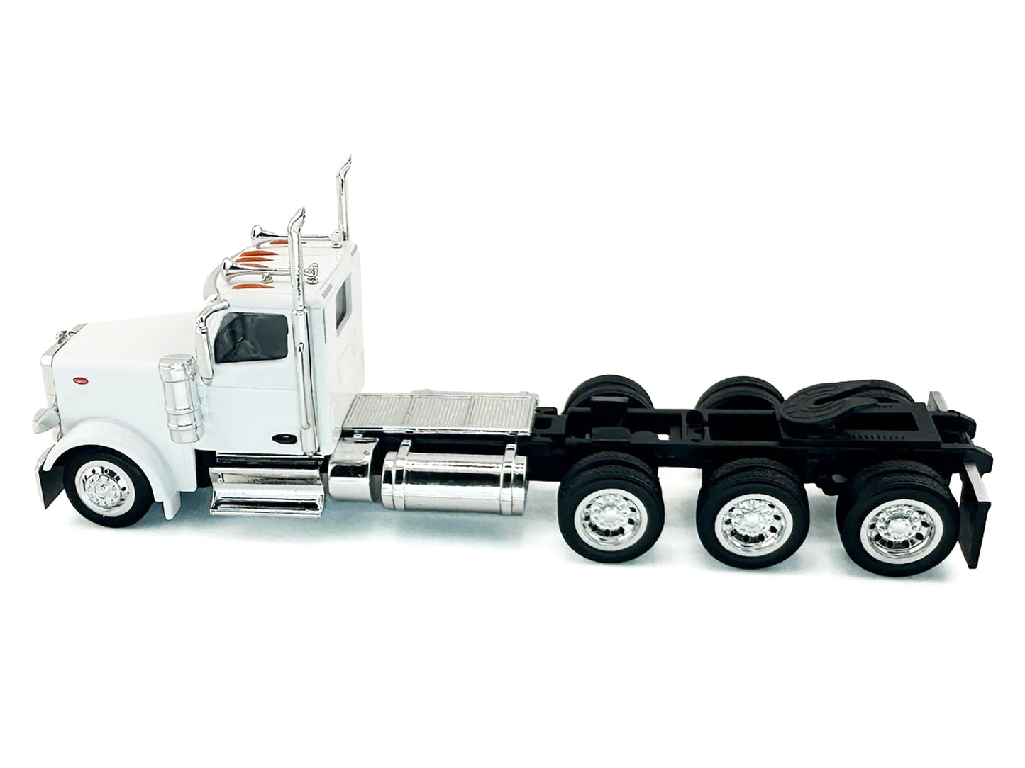 Peterbilt 589 3-Axel Day Cab White 1/87 (HO) Plastic Model Car by HO Logistics