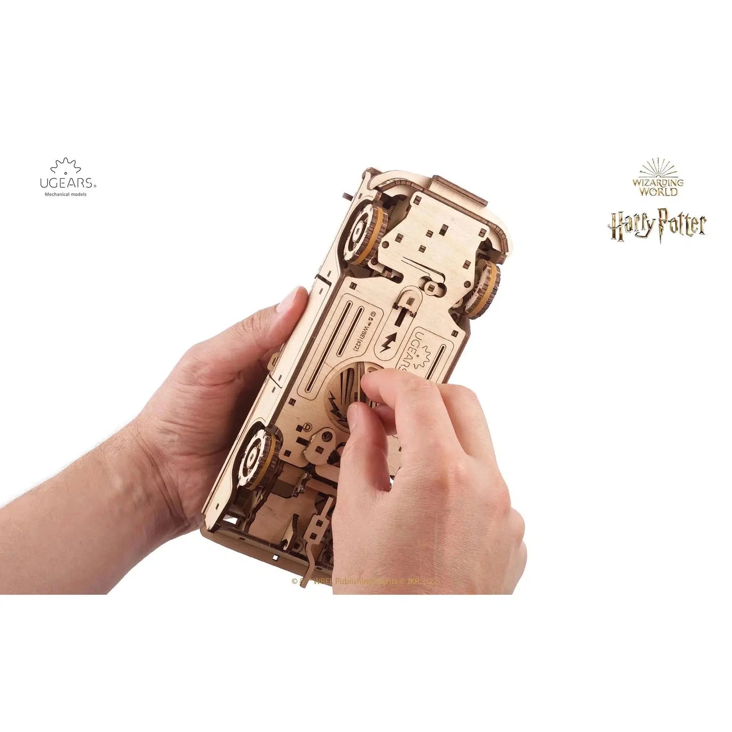 Harry Potter™ Flying Ford Anglia™ 3D Wood Model Kit UGEARS