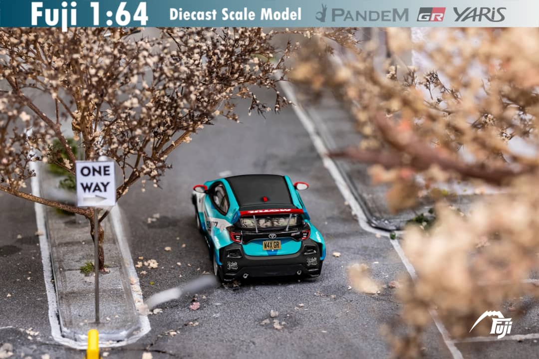 Fuji Toyota Yaris GR Auto Finesse Blue #99 1:64