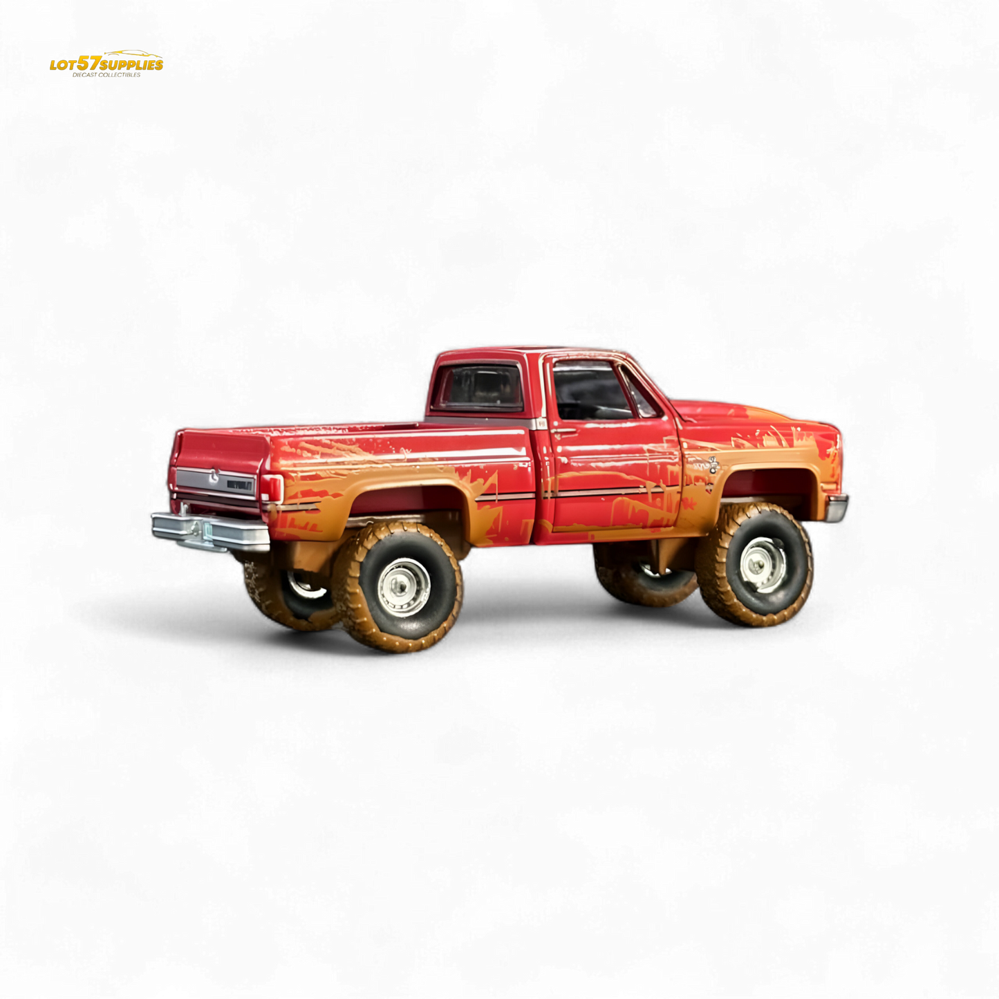 Auto World 1983 Chevrolet Silverado K10 4x4 Muddy LIFTED Squarebody 1:64