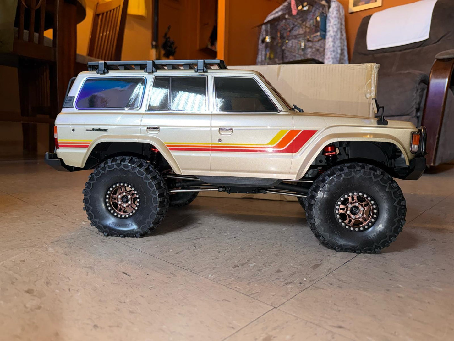 Kyosho 34801T1 1/10 4WD Toyota Land Cruiser 60 Body Type 1 Readyset Rock Crawler