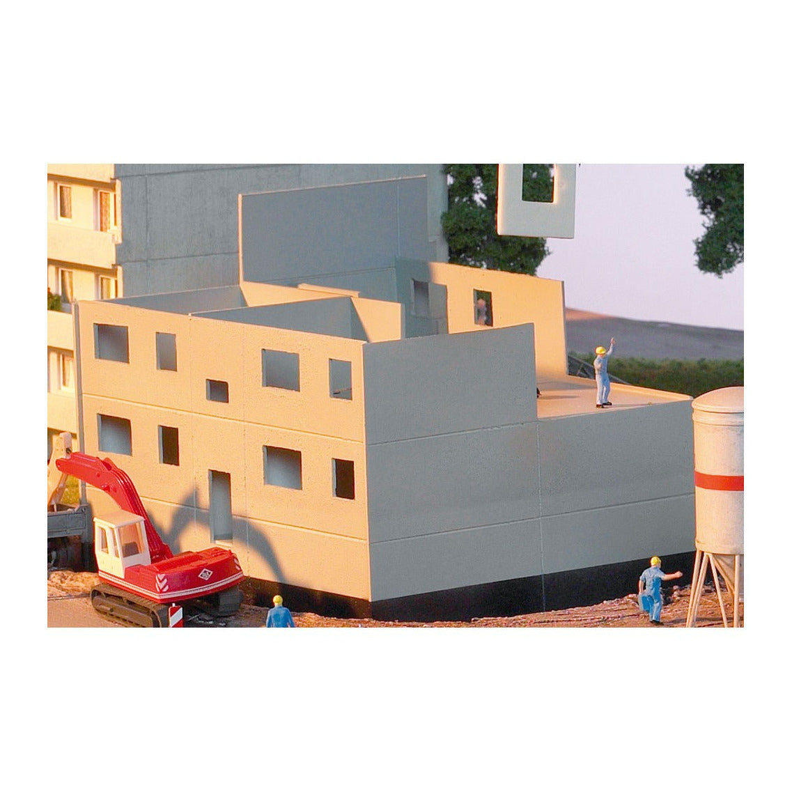 Piko 61147 HO Scale Prefab Apartment Under Construction Kit