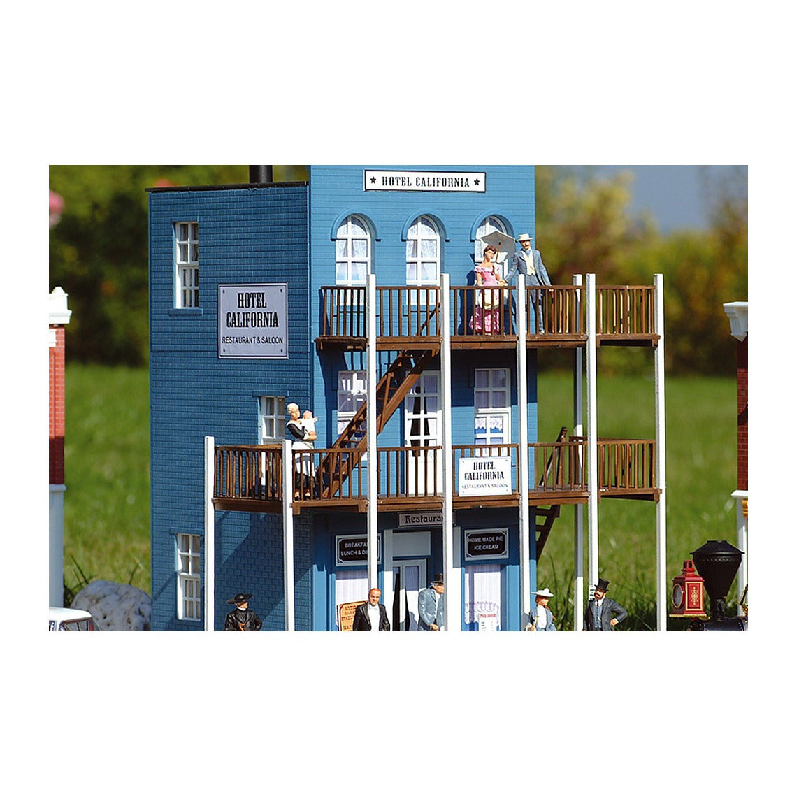 Piko 62260 G Scale California Hotel Building Kit