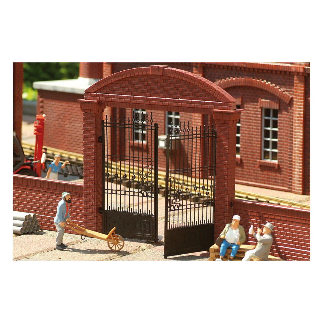 Piko 62289 G Scale Factory Gate