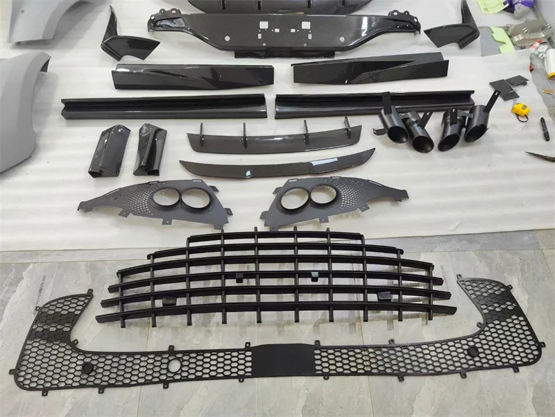 Facelift Car Front Bumper Grilles Rear Bumpers Exhaust Pipes Side Skirts Carbon Body Kit for Aston Martin DBX 707 Bodykit