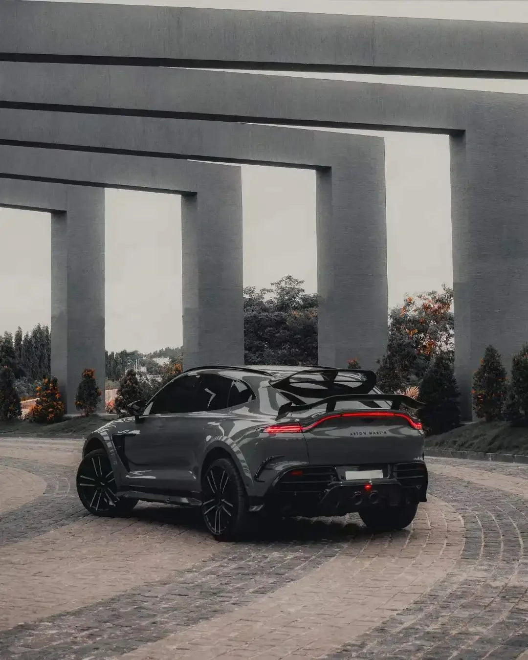 Dry Carbon Fiber Material For Aston Martin DBX Upgrade Mansori Style Body Kit Front Lip Tuyere Wheel Eyebrow Side Skirts
