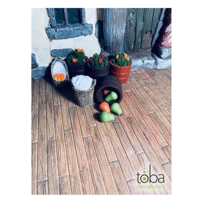Toba Miniatures 1015 1/12 Scale Pears (5)