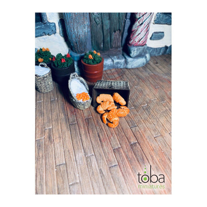 Toba Miniatures 1047 1/12 Scale Croissants (5)