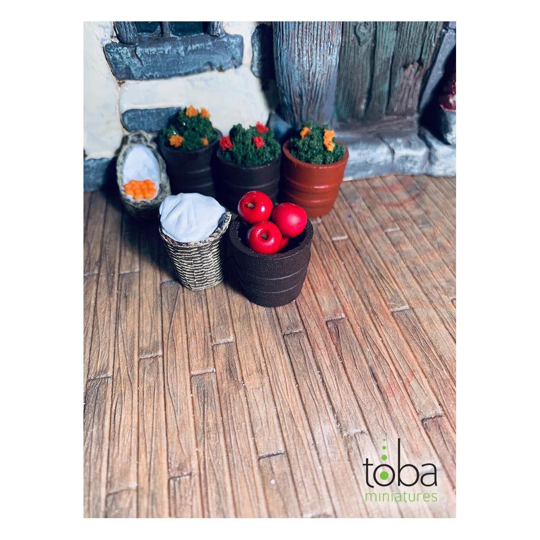 Toba Miniatures 1056 1/12 Scale Red Apples (5)