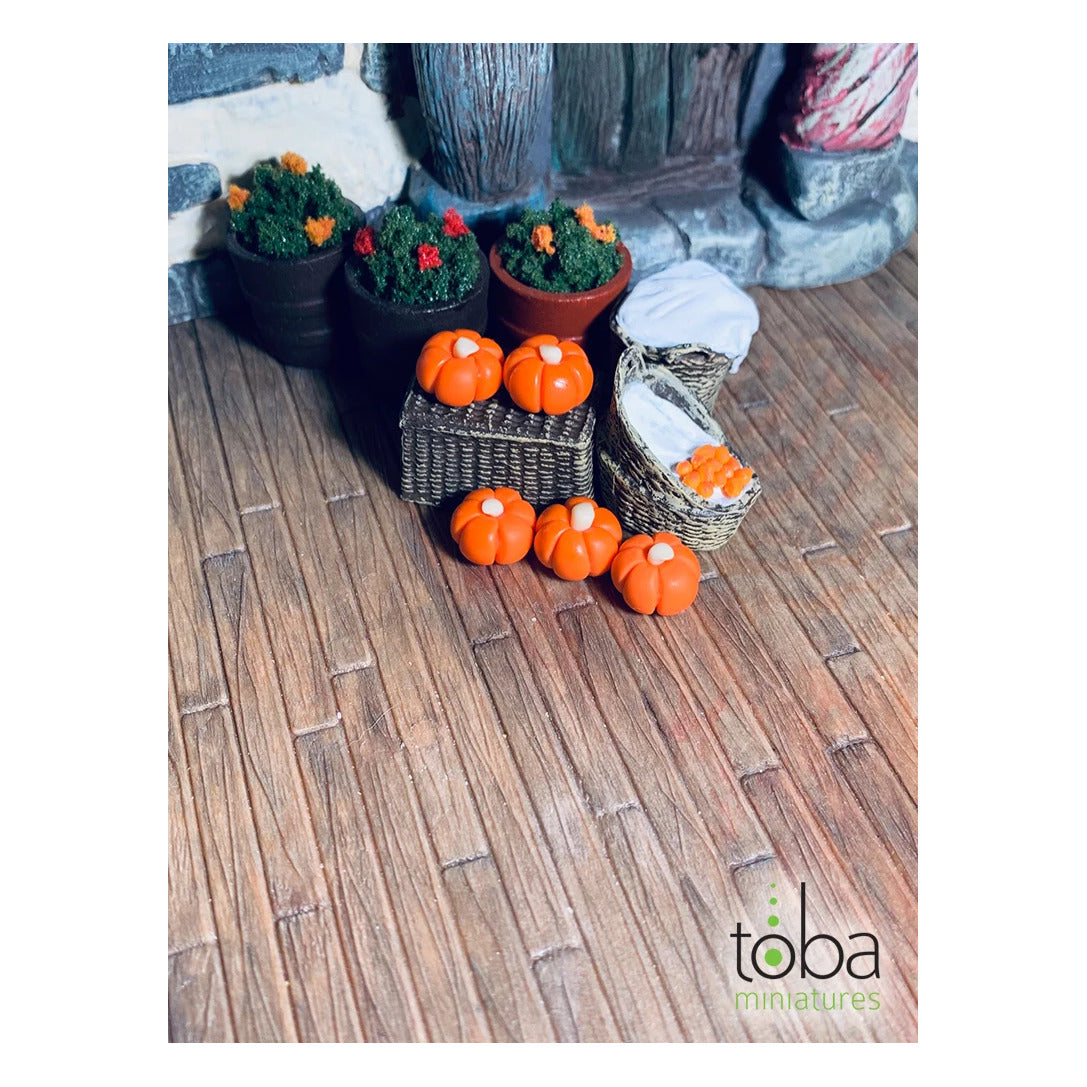 Toba Miniatures 1087 1/12 Scale Pumpkins (5)