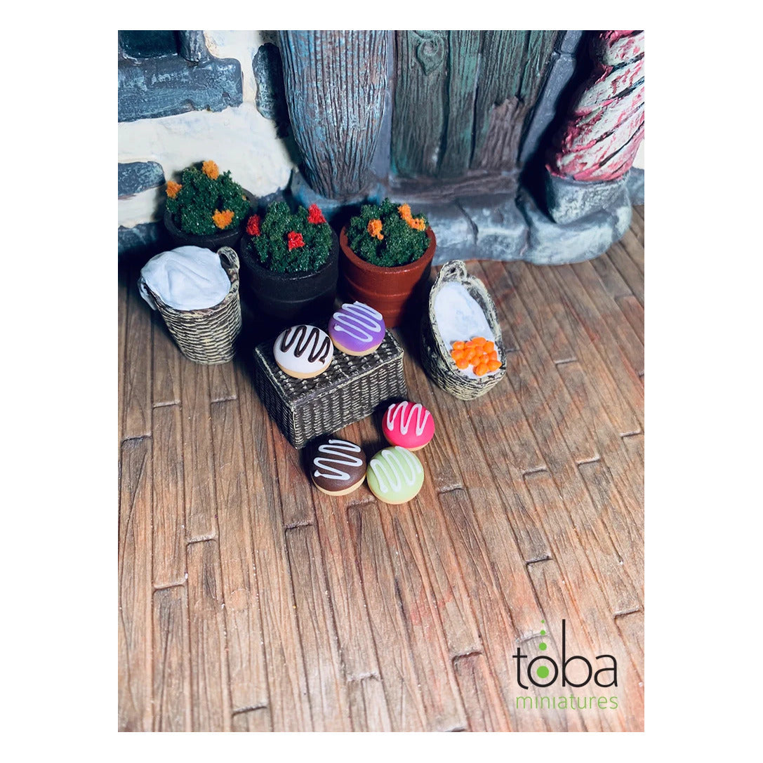 Toba Miniatures 1111 1/12 Scale Frosted Donuts (5)