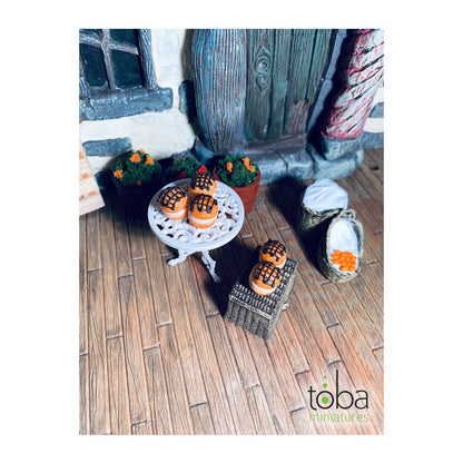 Toba Miniatures 1116 1/12 Scale Cream Puffs (5)