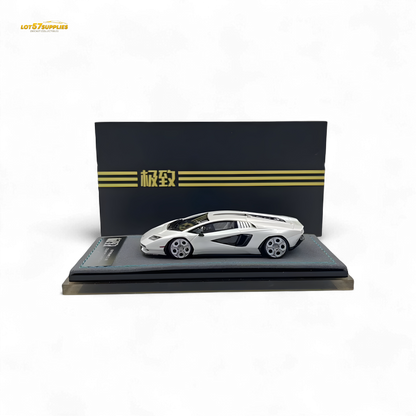 Extreme Club 1:64 Countach LPI800-4 - White - Resin 1:64