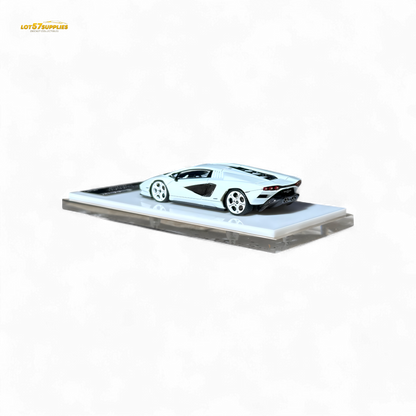 FuelMe Model Lamborghini Countach LPI 800-4 Bianco Siderale 1:64