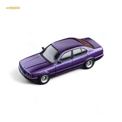 (Pre-Order) DCM BMW E34 5-Series Sedan - Daytona Roland Purple 1:64