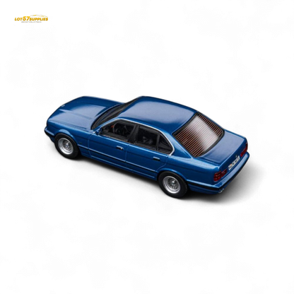 (Pre-Order) DCM BMW E34 5-Series Sedan - Avis Metallic Blue 1:64