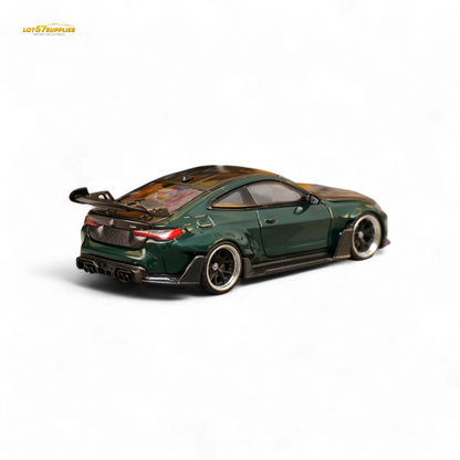 Street Weapon BMW G82 M4 Wide-Body Modified - Cangling Green Carbon Cover Special Edition 1:64