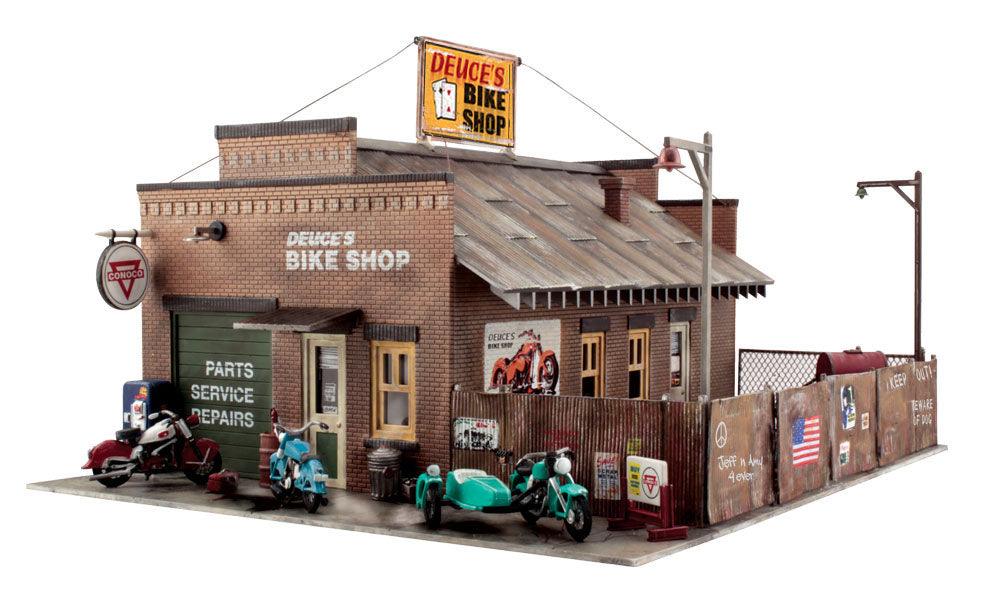 Woodland Scenics BR5045 HO Train Figures Deuce's Cycle Shop Built-&-Ready