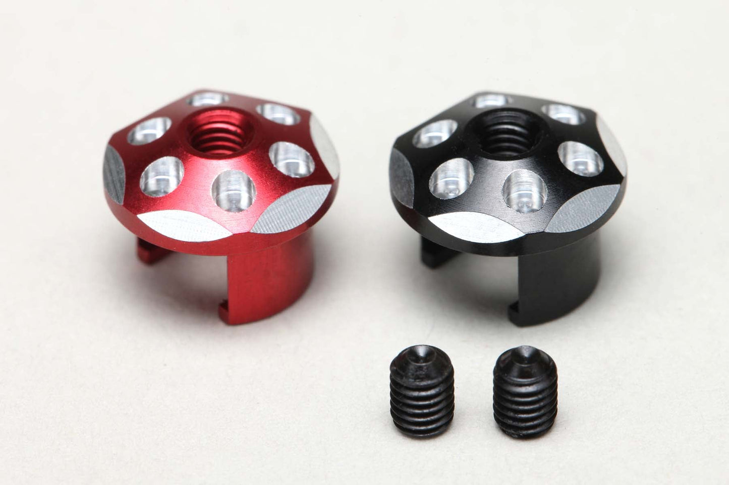 RP-121-1 Yokomo Aluminum Battery Plug Grips (Red/Black)
