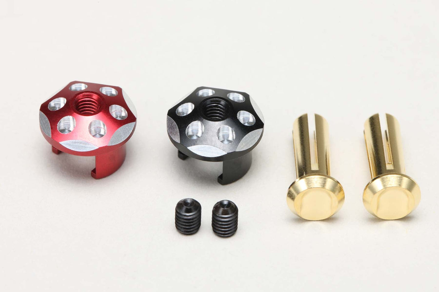 RP-121P4 Yokomo Aluminum Battery Plug Grips (Red/Black) w/4mm Bullet Plugs