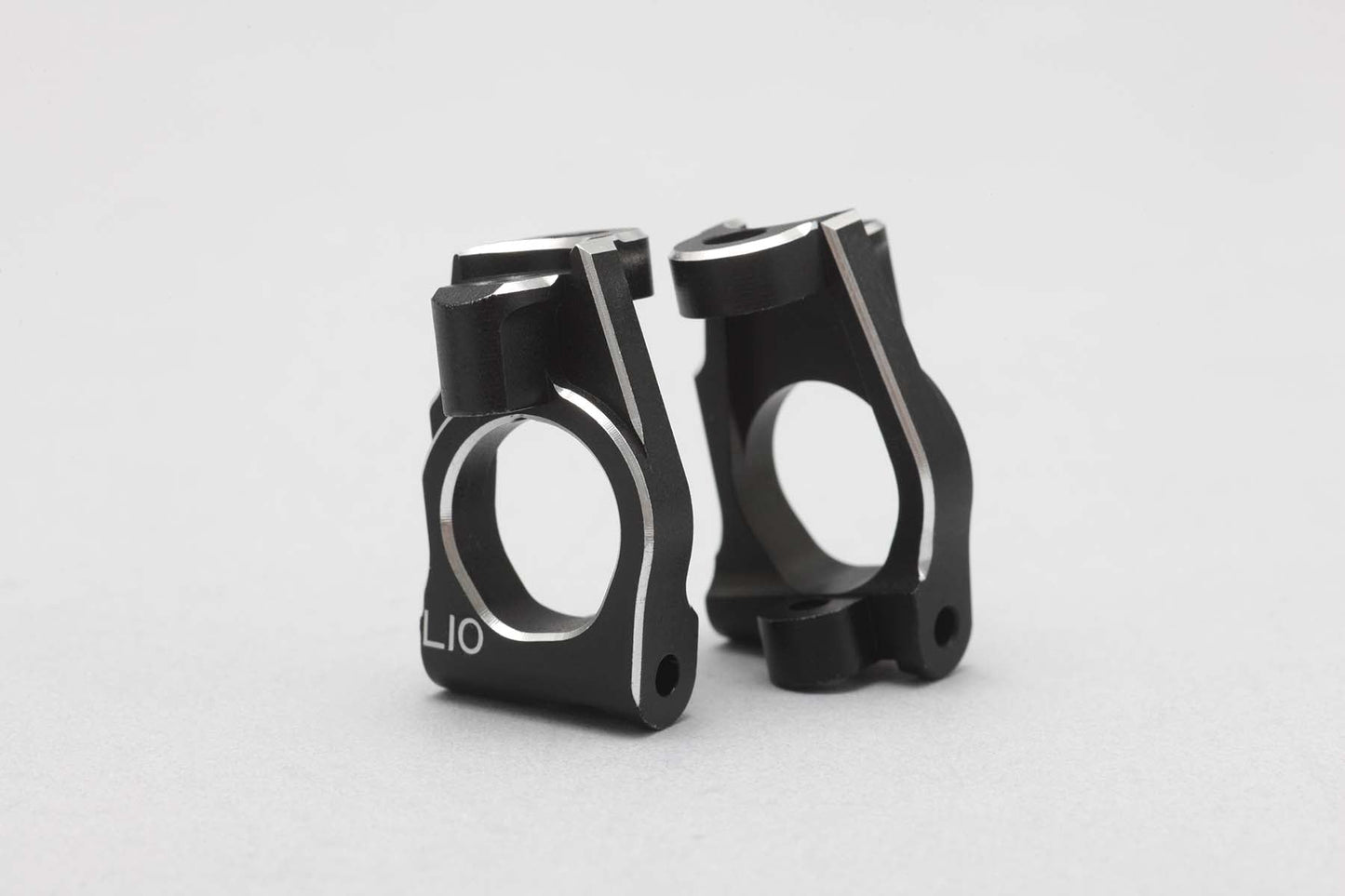 Z4-41310A Yokomo Aluminum Front Steering Hub Carriers (10deg)