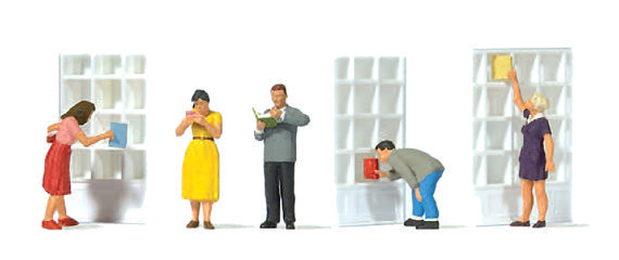 Preiser 10675 HO Scale At the Bookstore Figure Set